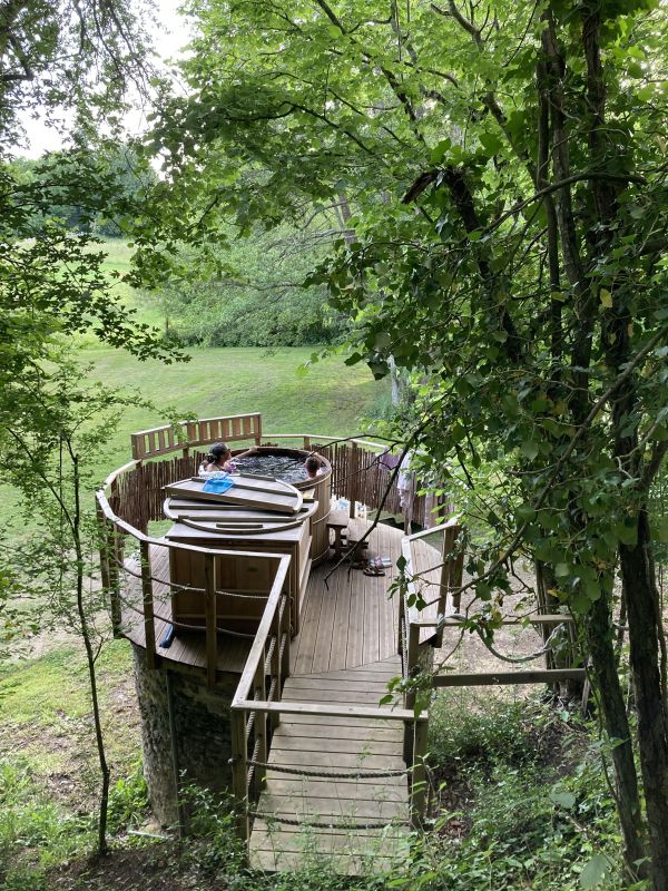 Cabane dans les arbres Shanghaï avec spa en Mayenne