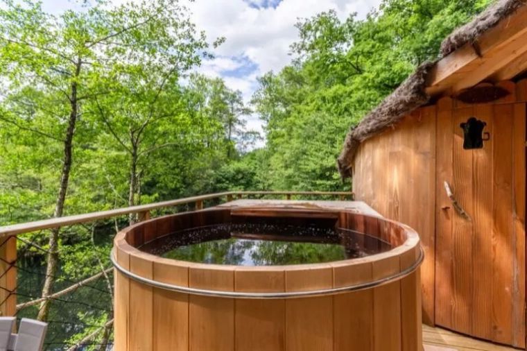 Votre Échappée Spa en Cabane dans lesArbres, une Alternance aux Jacuzzis