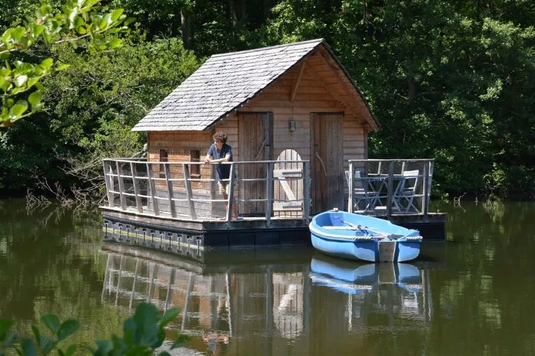 Cabane Flottante - seul sur l'eau